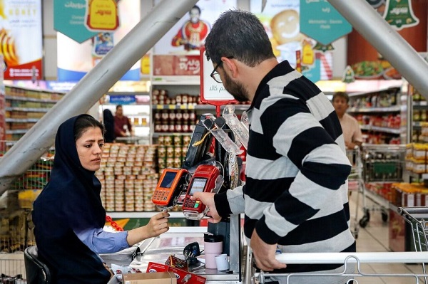 تأخیر ٢٥ روزه در تسویه؛ مغازه‌های بیشتری کالابرگ را کنار گذاشتند